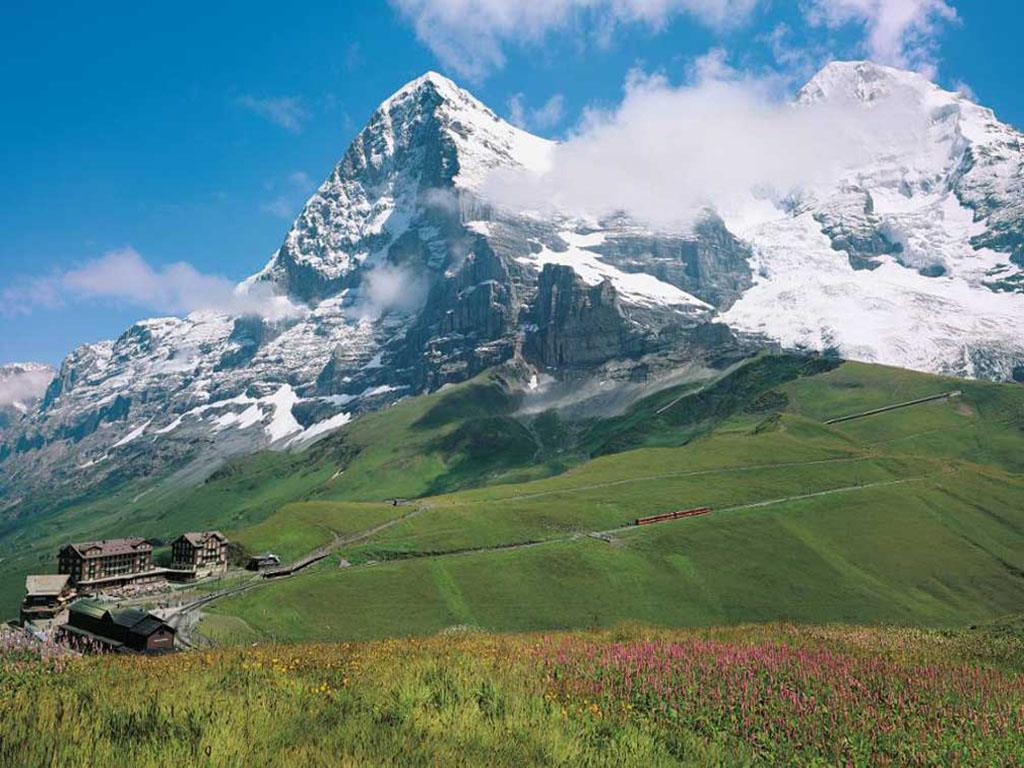 10 ngọn núi đẹp nhất thế giới