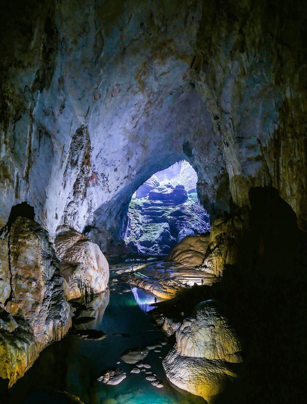 Thiên đường ánh sáng bên trong hang động