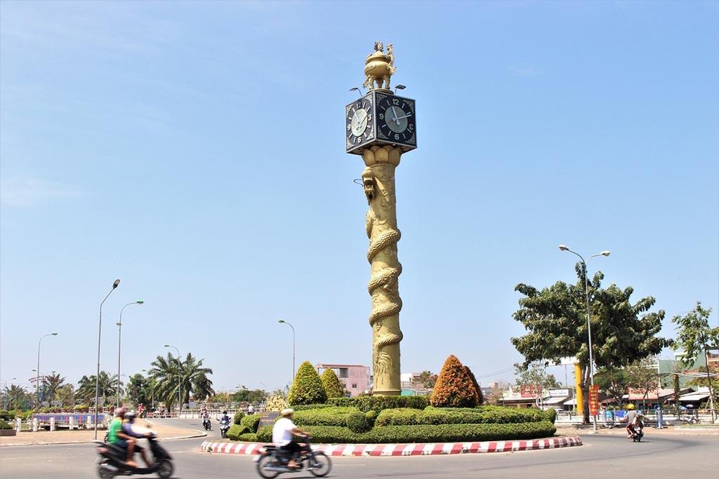 Chiêm ngưỡng tháp đồng hồ Asia – Biểu tượng của Thành phố Vị Thanh