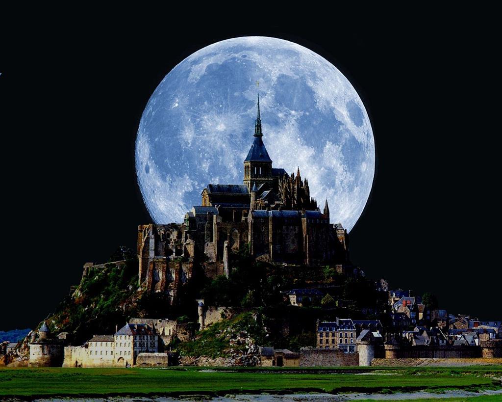 Bí ẩn chưa lời giải đáp bên trong lâu đài Mont Saint Michel Pháp