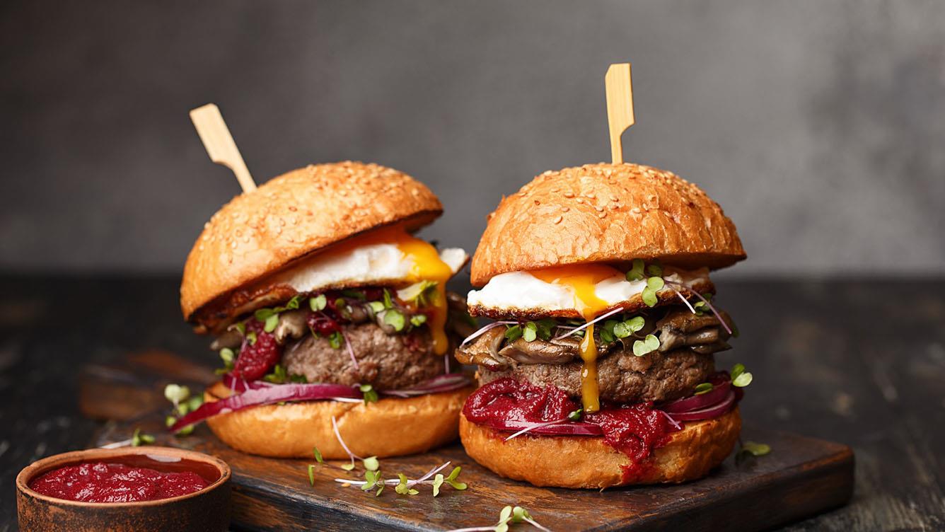 Bánh hamburger - Dấu ấn cho chuyến du lịch ẩm thực Âu