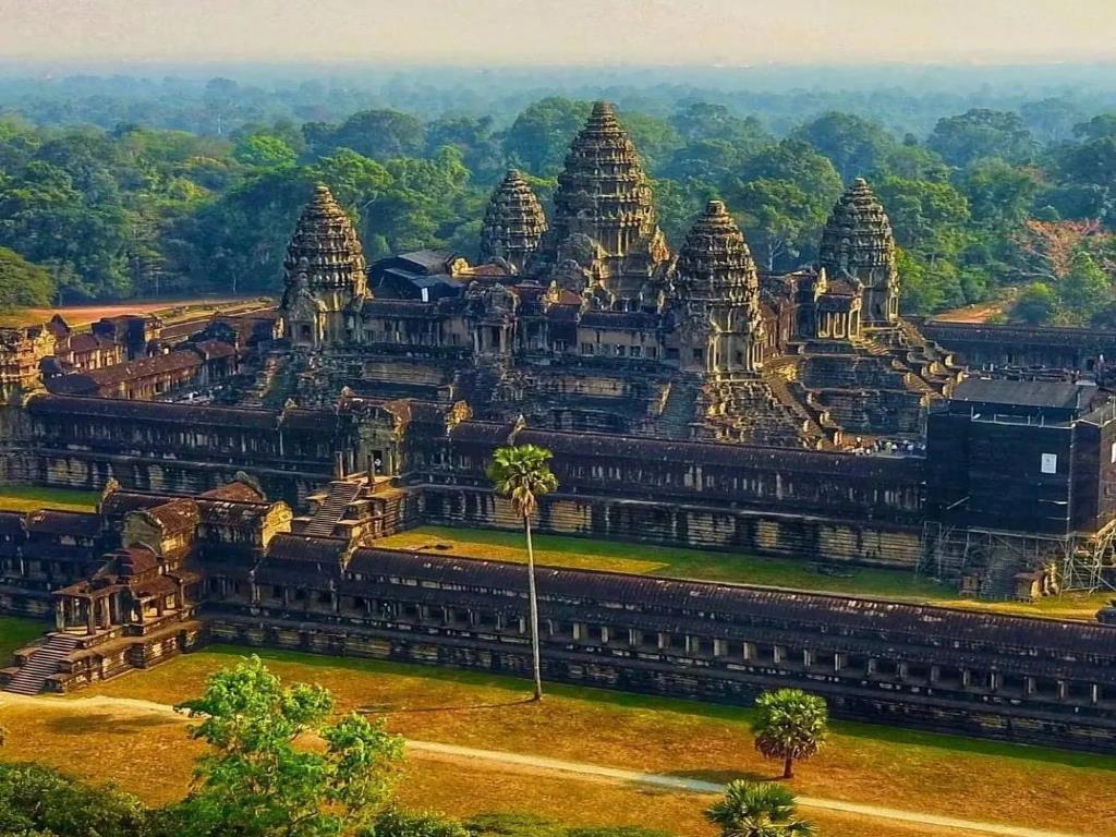 Angkor Wat - một trong những ngôi đền ở Campuchia được nhiều du khách đặt chân đến