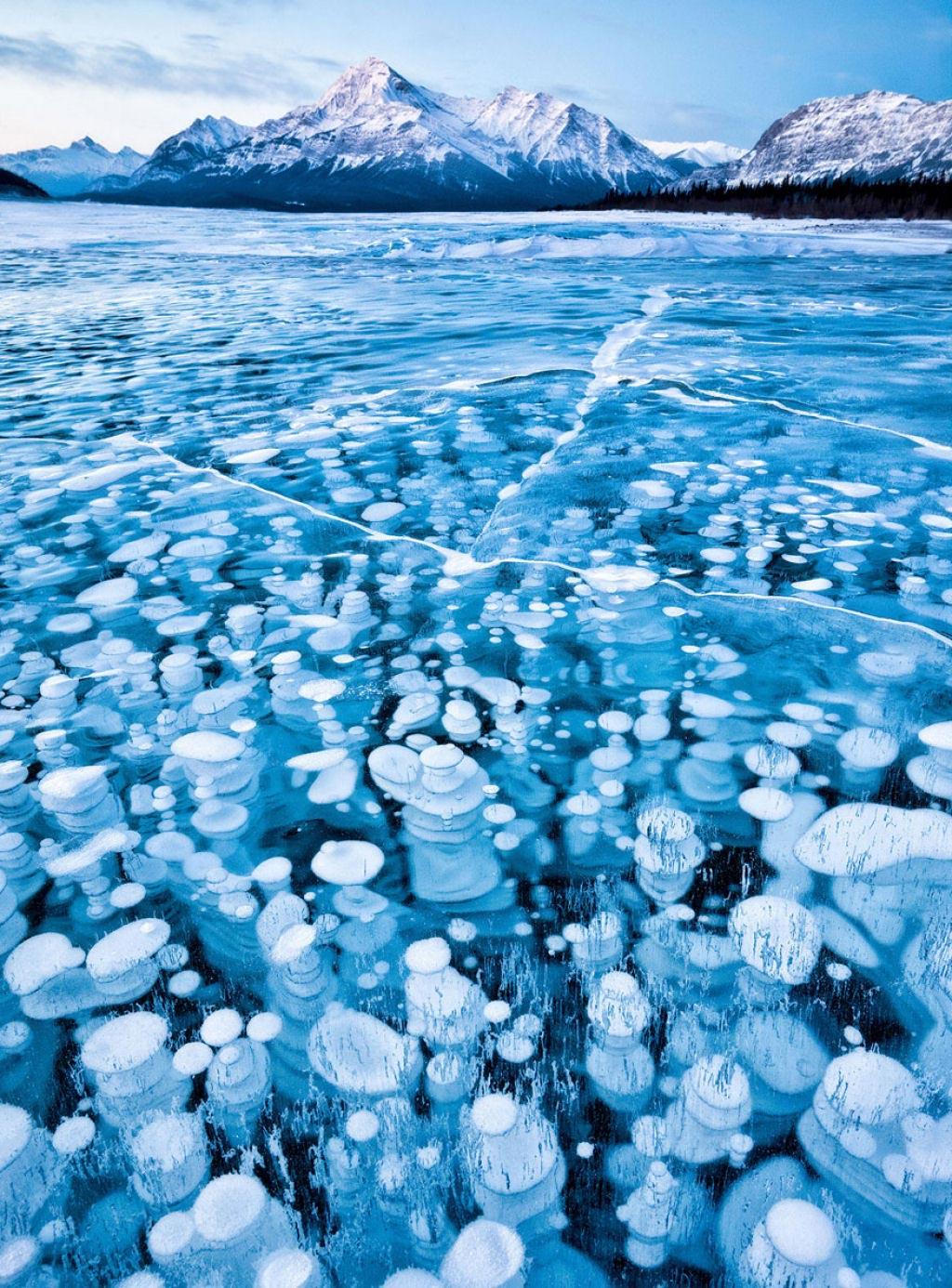 7. Hồ băng bong bóng Abraham – Canada