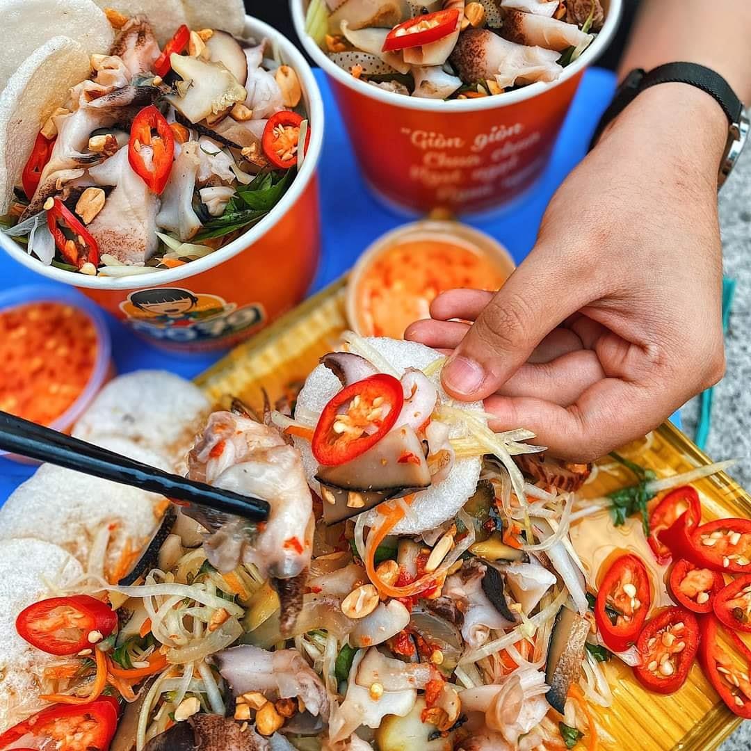 Thưởng thức món gỏi ốc Nha Trang, món ăn lạ miệng ai ai cũng thích