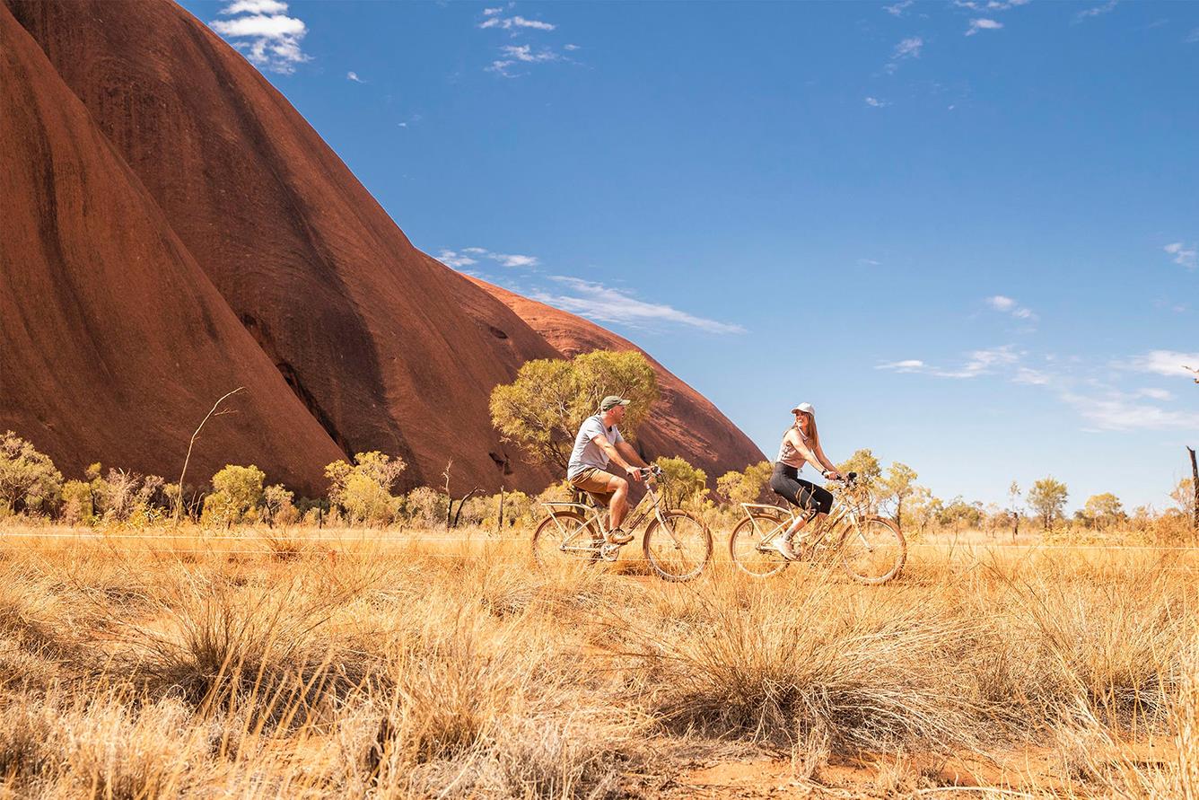 Đừng bỏ lỡ bình minh ở Uluru