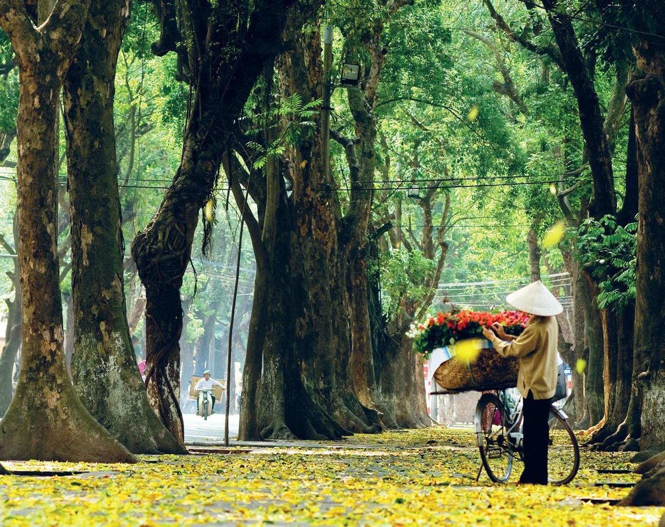 1. Hà Nội - Thủ đô nghìn năm văn hiến điểm đến du lịch mùa thu miền Bắc không thể bỏ qua