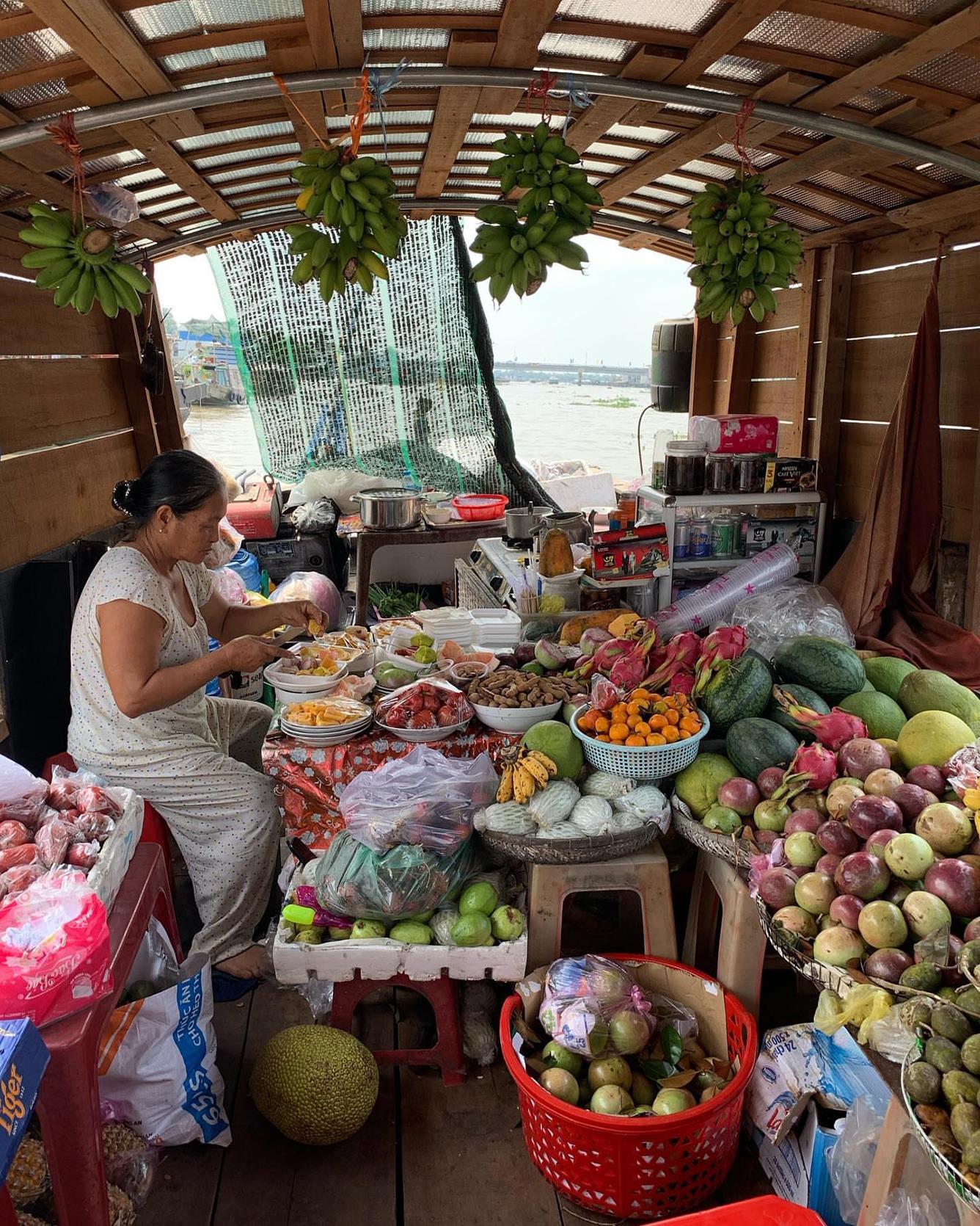 Mua gì khi du lịch chợ nổi Cái Bè Tiền Giang?