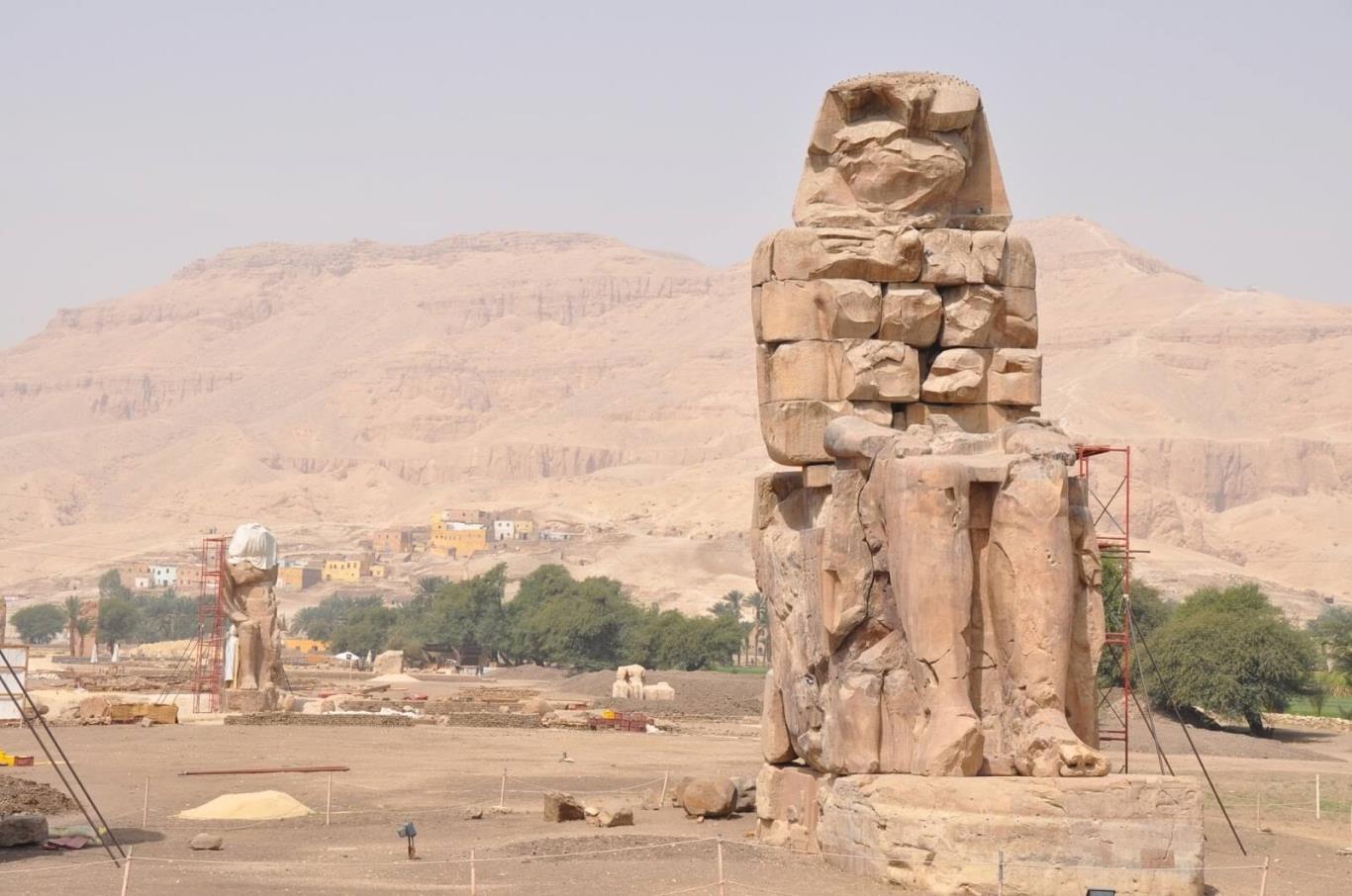 Bức tượng Memnon