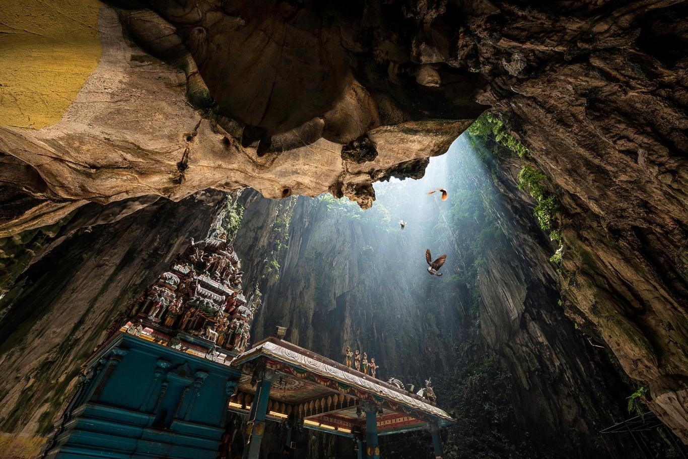 Bên trong những hang động đẹp ngoạn mục ở Việt Nam được báo Anh ca ngợi