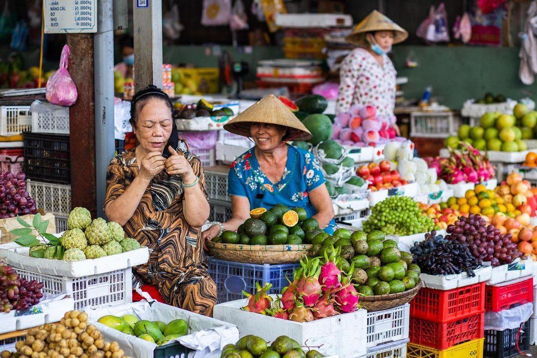 2. Chợ Cồn - khu chợ mua sắm đặc sản  nổi tiếng Đà Nẵng