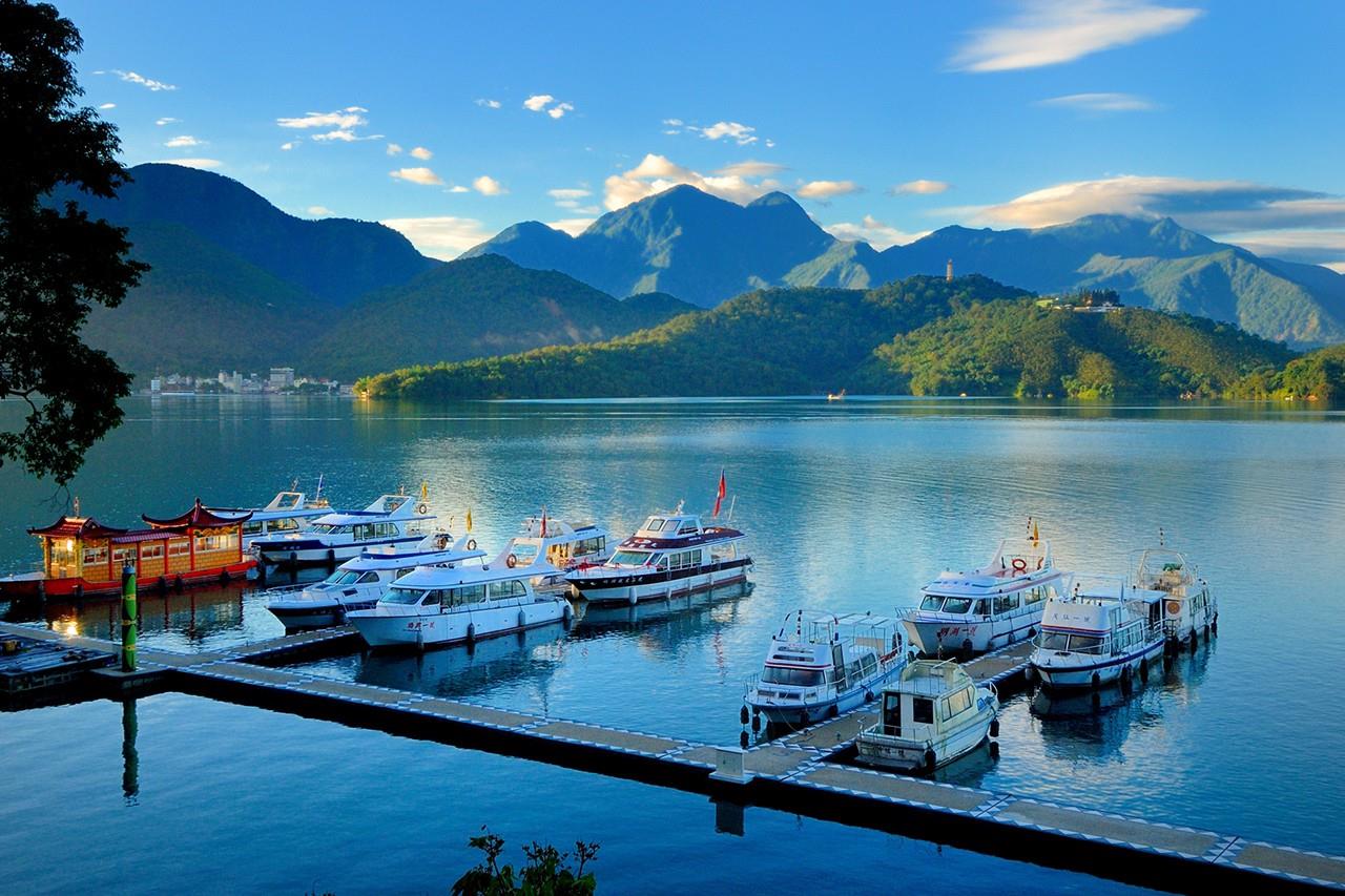 Hồ Nhật Nguyệt - một góc nhìn nên thơ và lãng mạn 