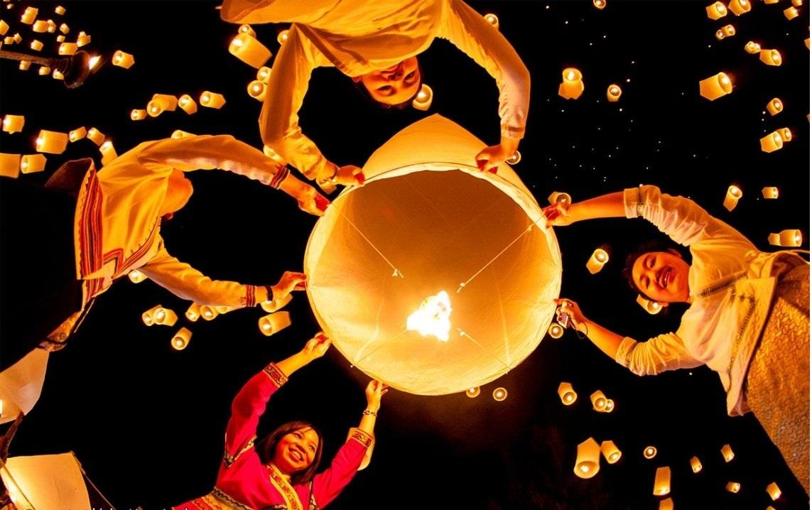 7. Lễ hội đèn trời Yi Peng có gì khác biệt với lễ hội Loy Krathong?