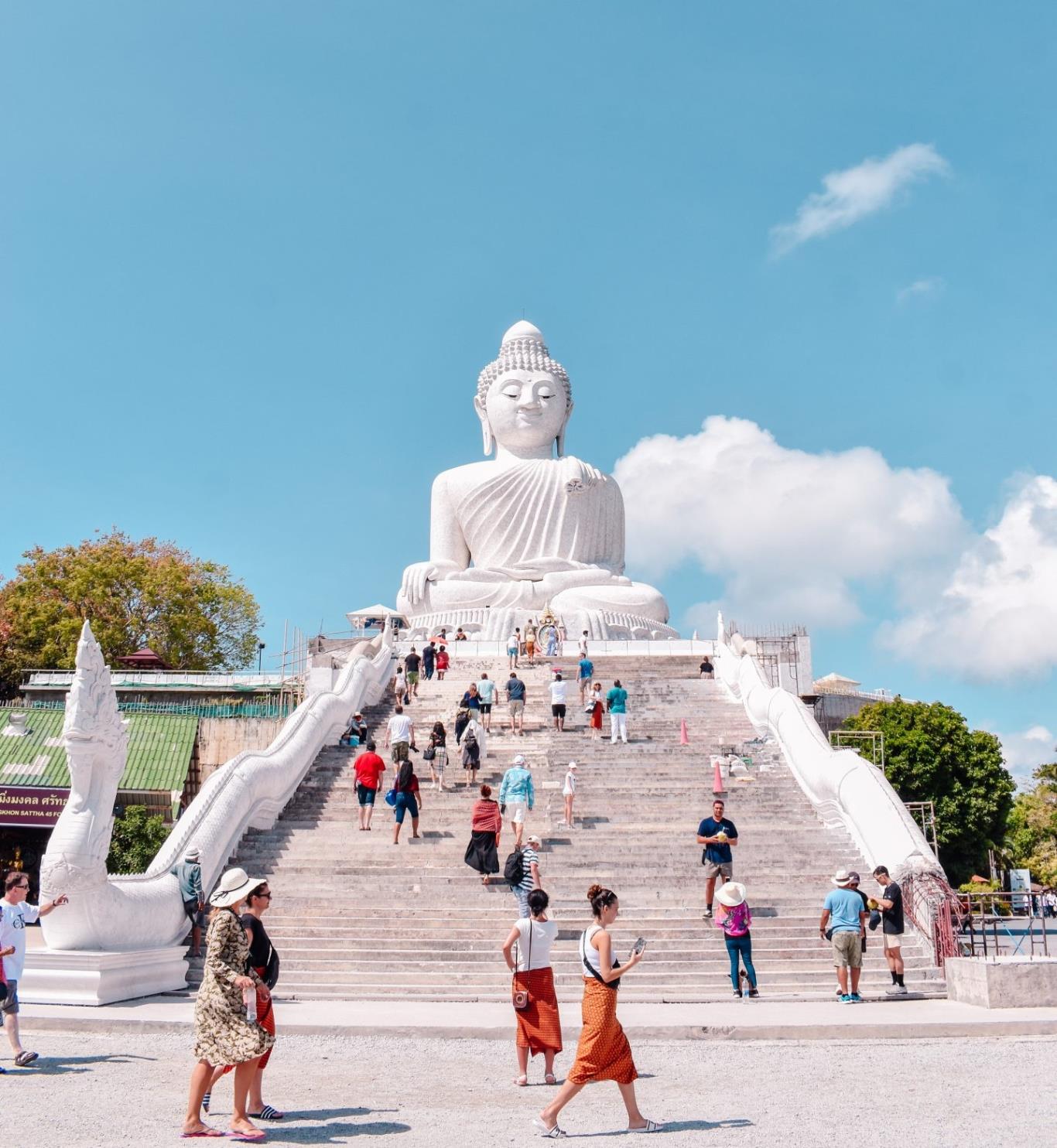 5. Cầu nguyện tại tượng Phật lớn Phuket