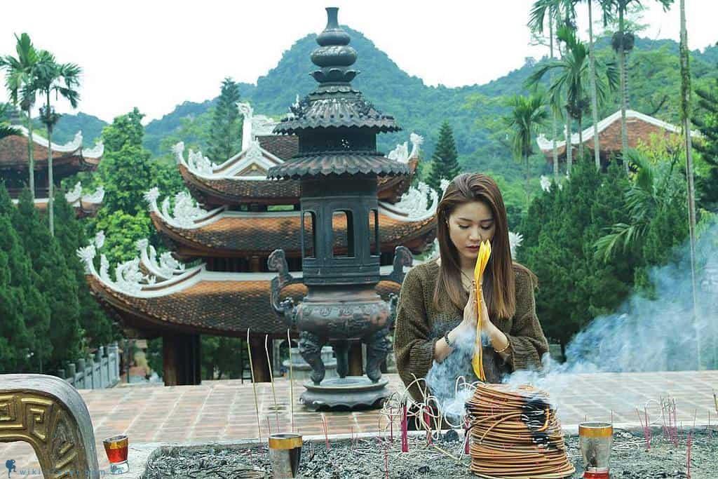 Tour chùa Hương và những điểm hành hương nổi tiếng ở miền Bắc