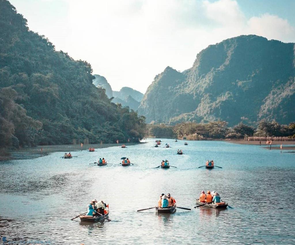 Top 8 địa điểm du lịch Hà Nội, Ninh Bình nổi tiếng bốn phương